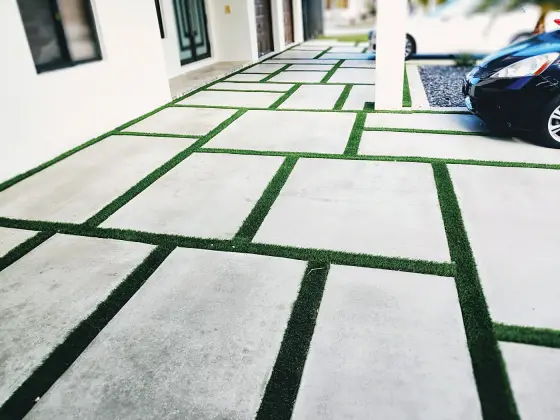 Covered entry with slab paving